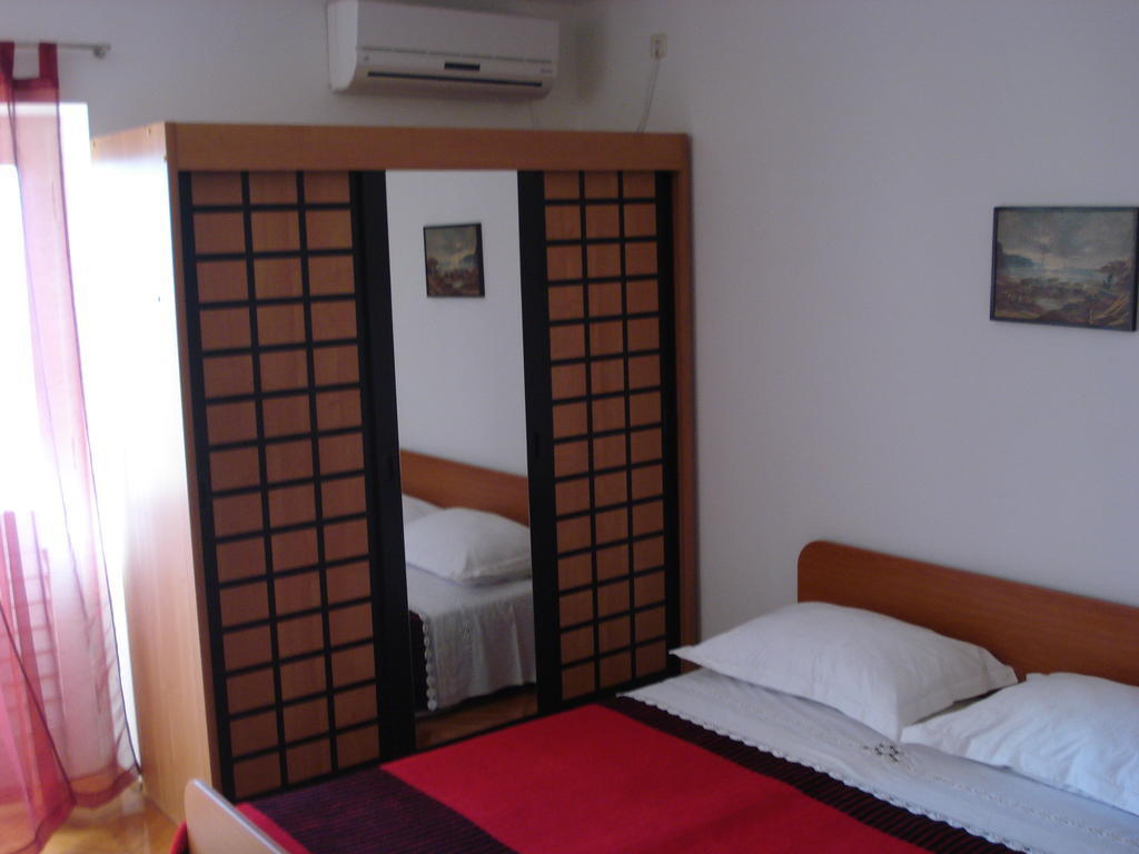 Studios Ana Mari Komiža Zimmer foto